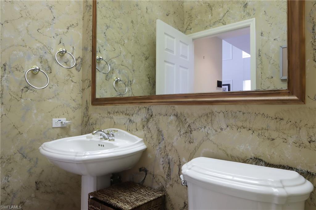 5901 Ashford Ln Property Photo 21