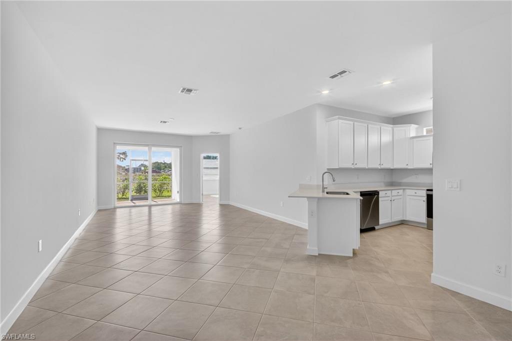 20559 Hazelnut Ct S Property Photo 5