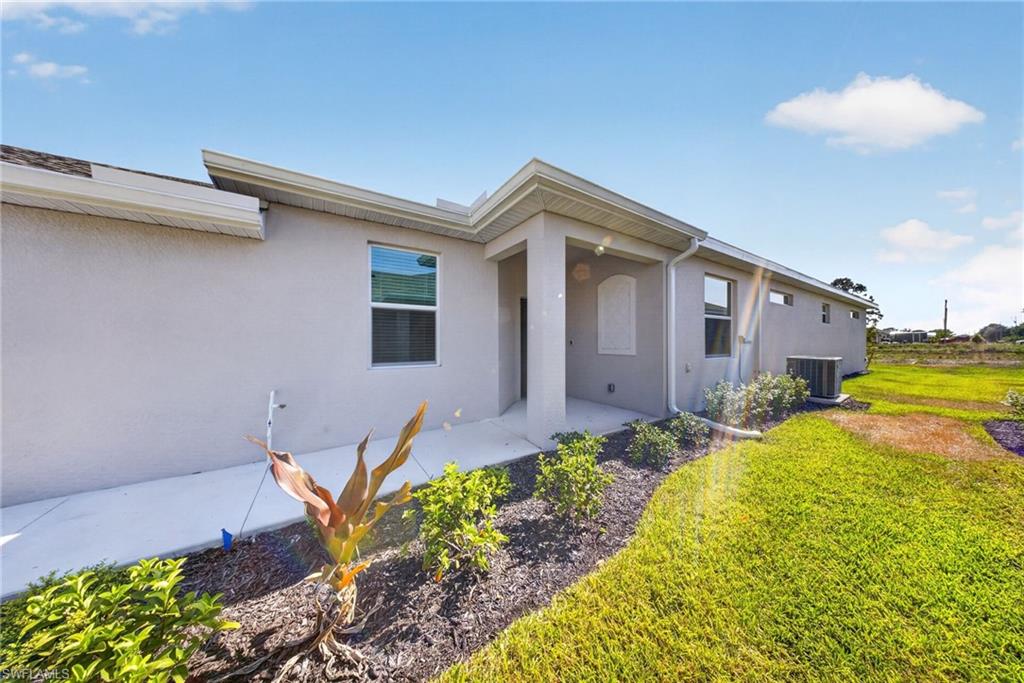 20559 Hazelnut Ct S Property Photo 3