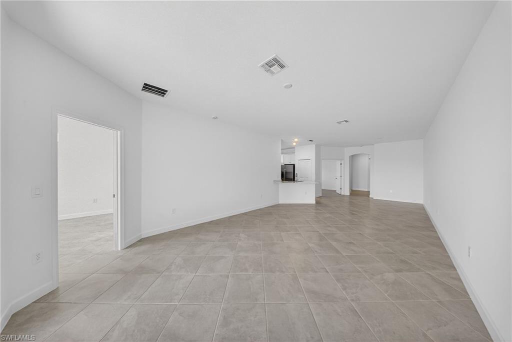 20559 Hazelnut Ct S Property Photo 5