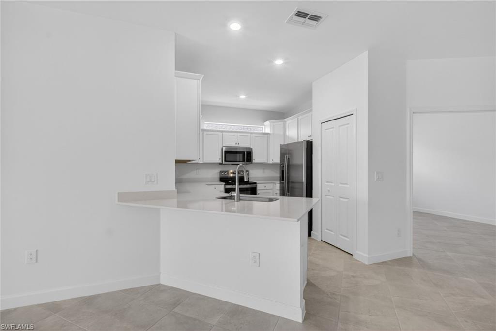 20559 Hazelnut Ct S Property Photo 6
