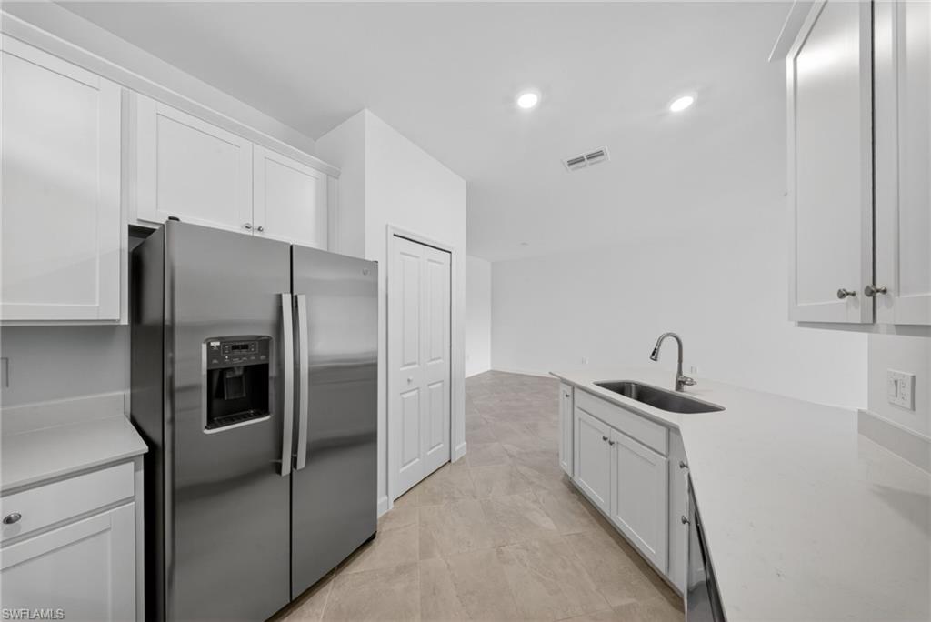 20559 Hazelnut Ct S Property Photo 8