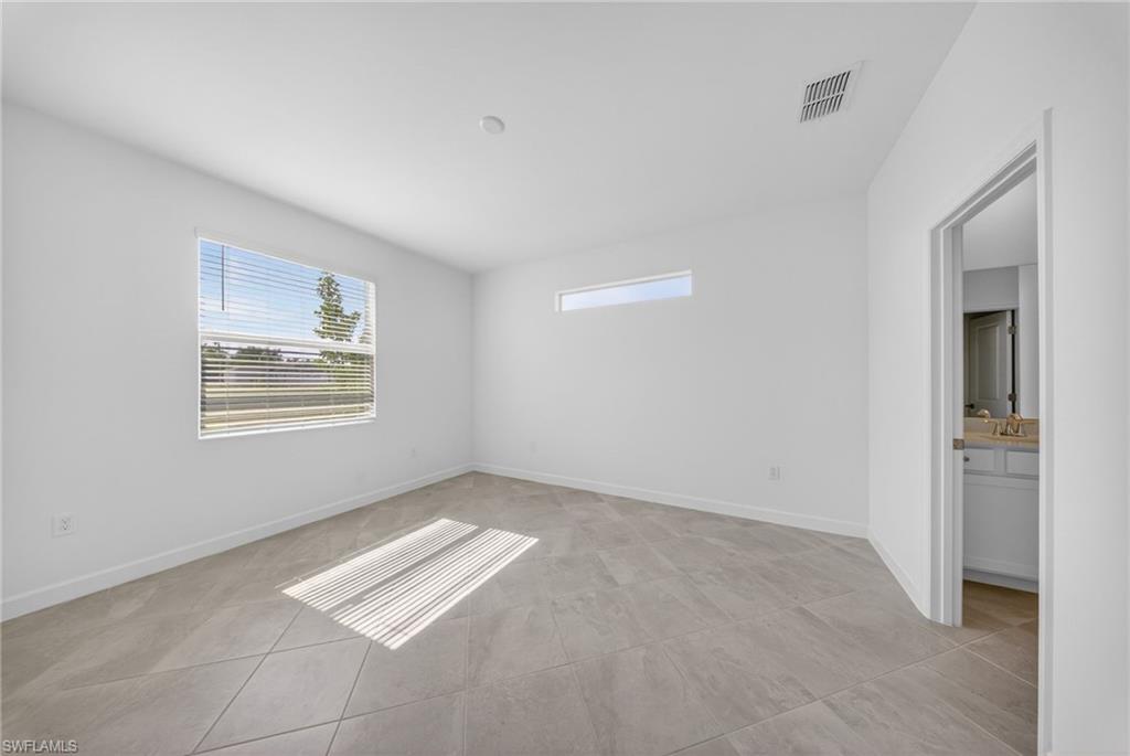 20559 Hazelnut Ct S Property Photo 13
