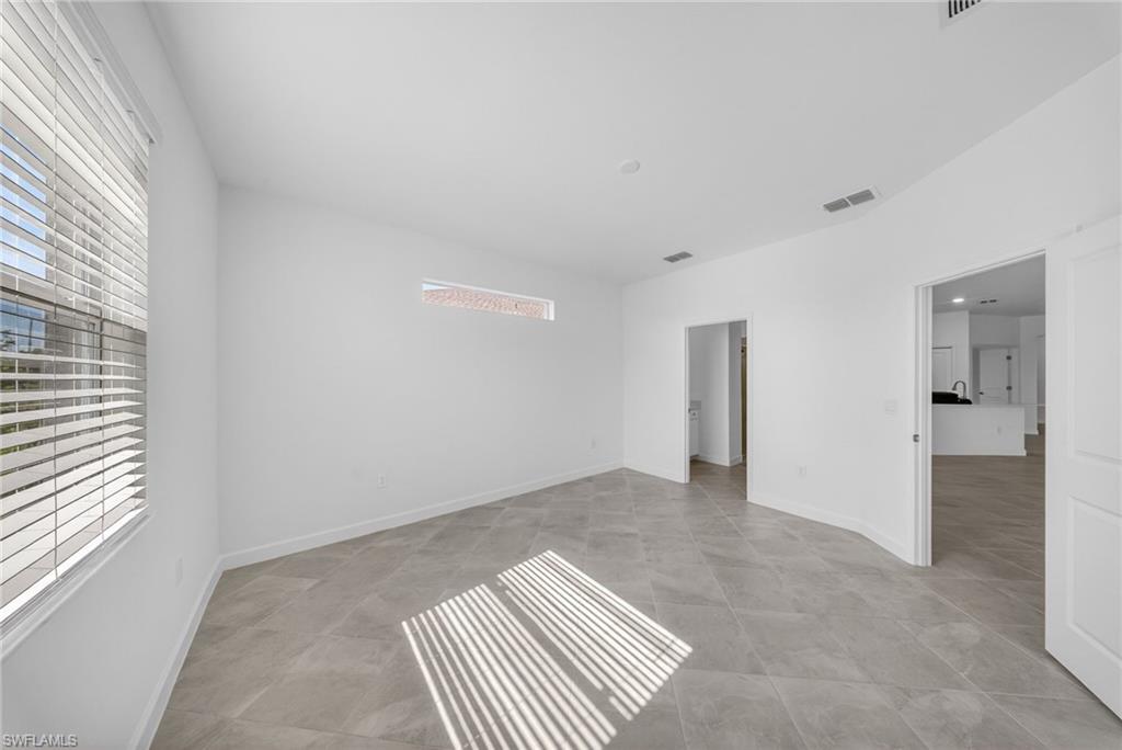 20559 Hazelnut Ct S Property Photo 14