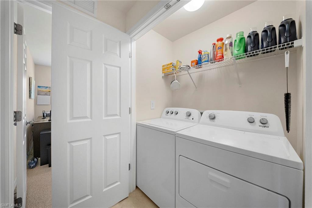 544 Woodview Dr Property Photo 27