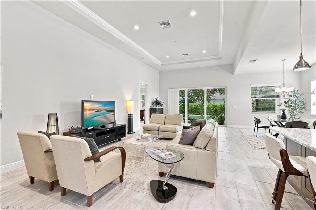 8950 Mustique Ln Property Photo 6