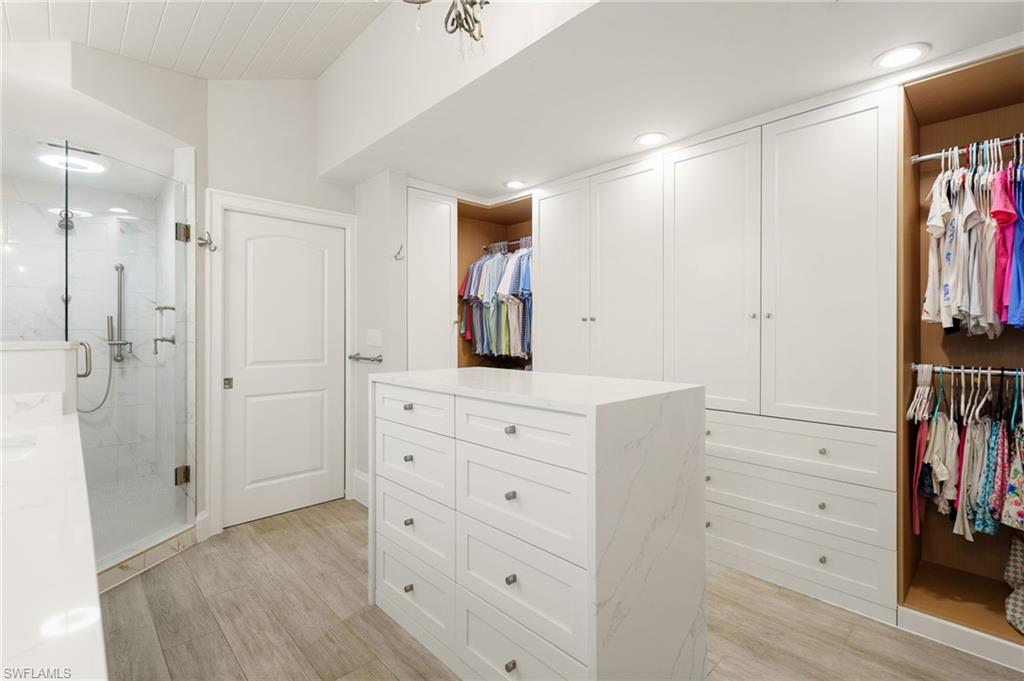 571 Neapolitan Ln Property Photo 6