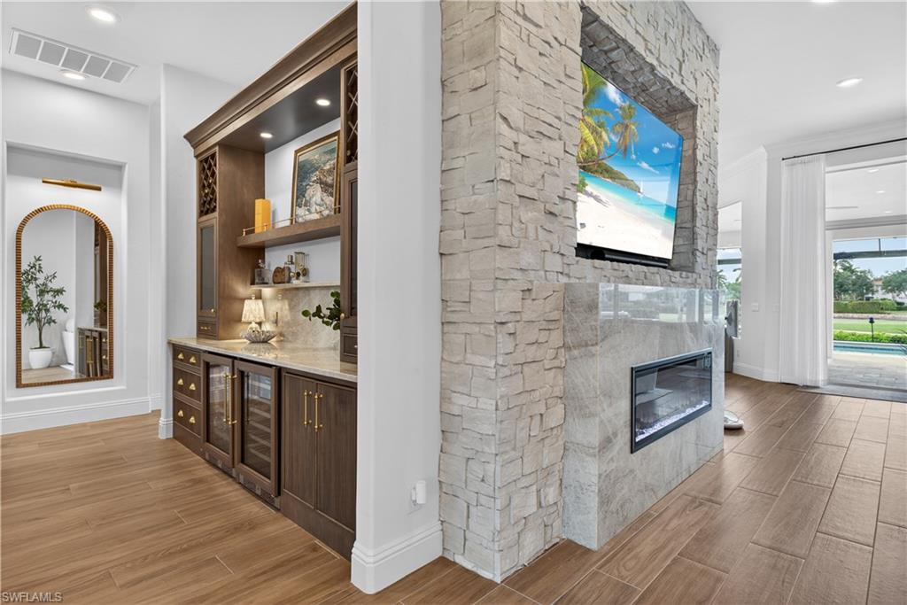 4677 Lighthouse Ln Property Photo 4