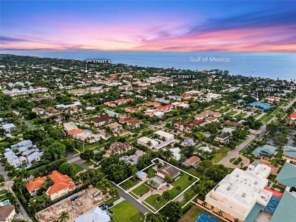 560 9th Ave S Property Photo 4