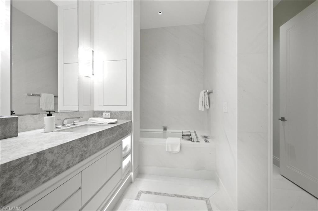 902 Gulf Shore Blvd N E502 Property Photo 23