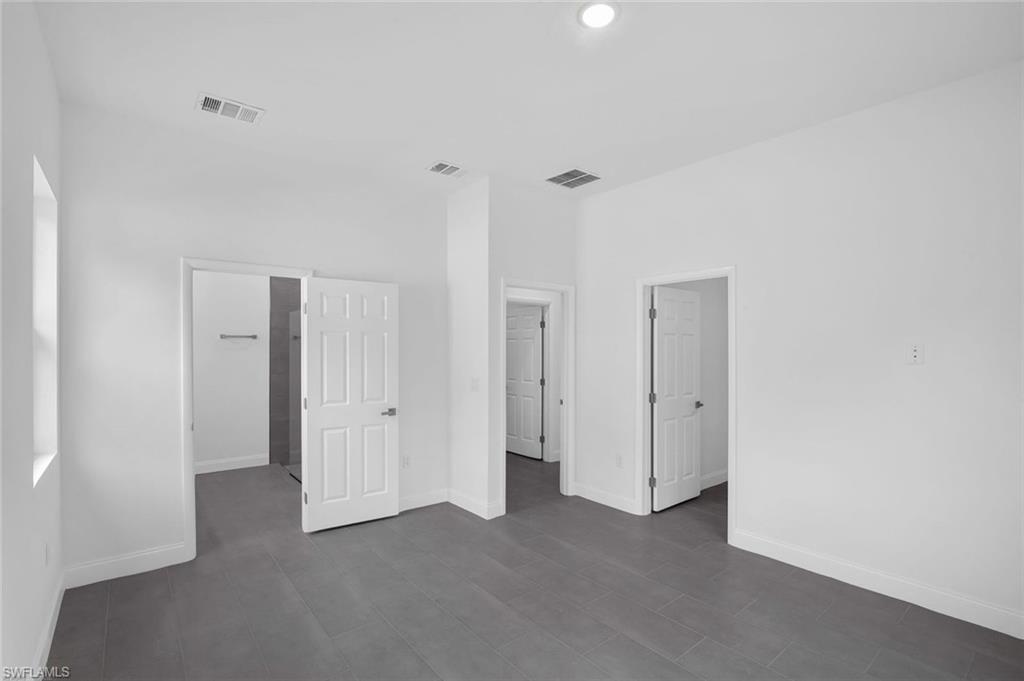 205 Australian Dr Property Photo 4