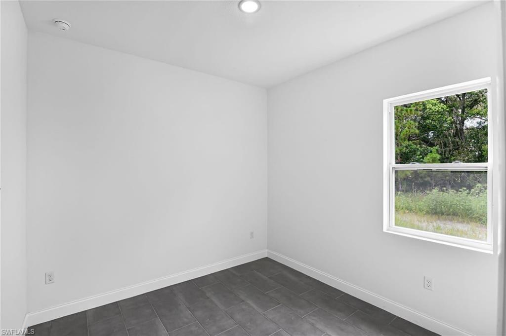 205 Australian Dr Property Photo 6