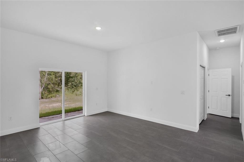 205 Australian Dr Property Photo 8