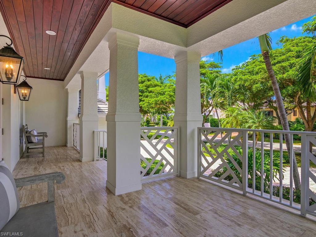 580 15th Ave S Property Photo 2