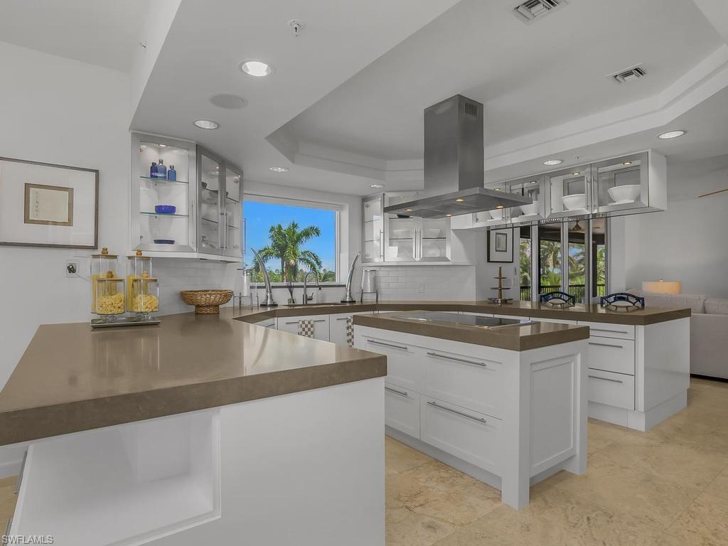 8473 Bay Colony Dr 304 Property Photo 13