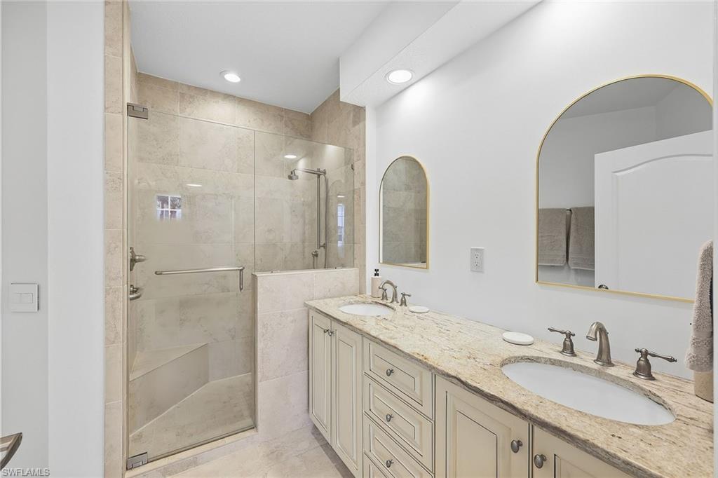 8315 Excalibur Cir P11 Property Photo 16