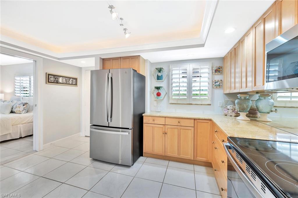 12945 Vanderbilt Dr 304 Property Photo 10