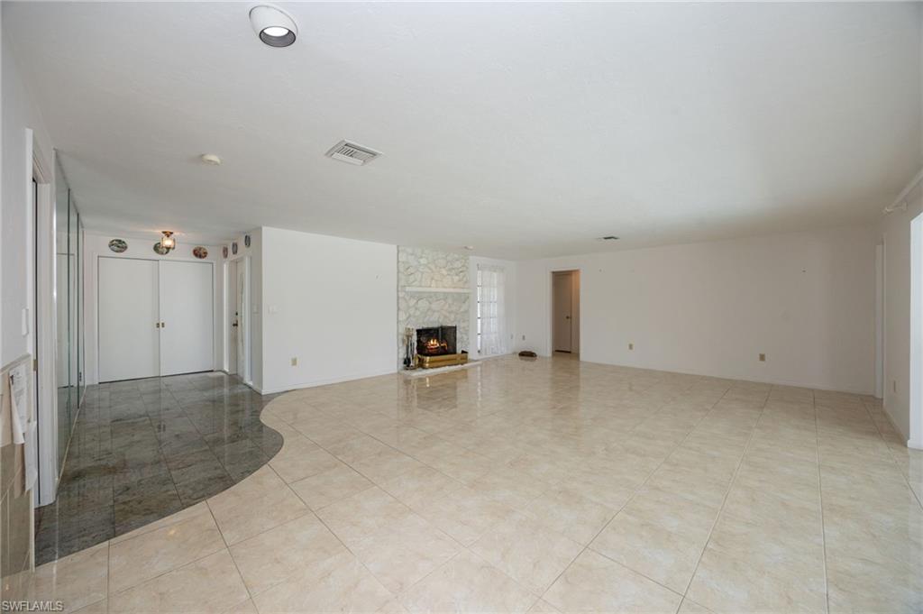 635 Wedge Dr Property Photo 6