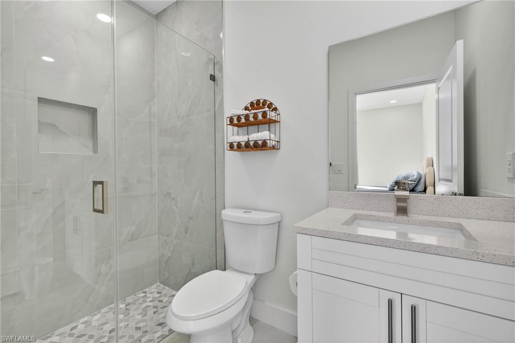 1146 Ecrue St E Property Photo 9