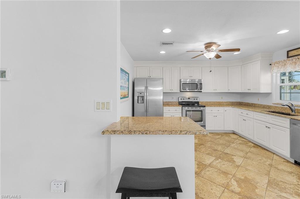 116 1st St Property Photo 11