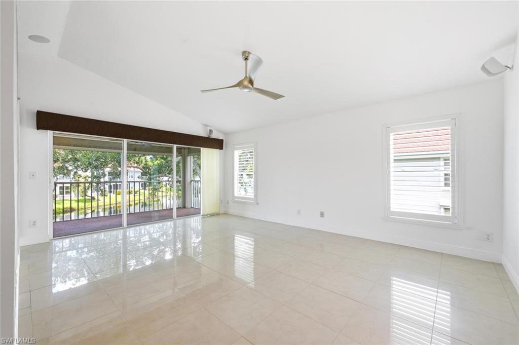 9856 Luna Cir 204 Property Photo 3