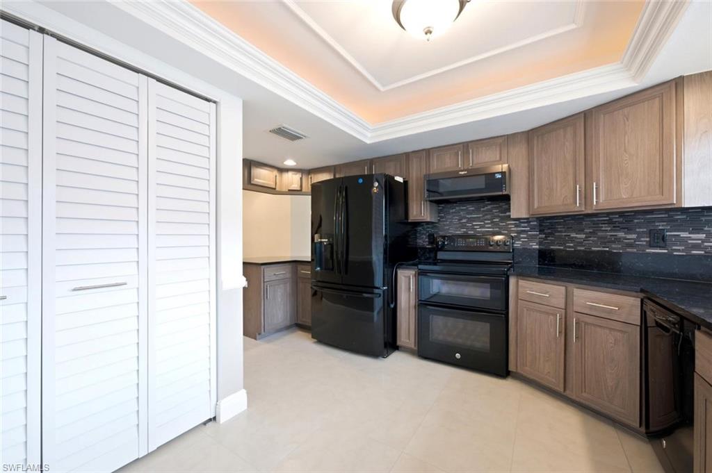9856 Luna Cir 204 Property Photo 15