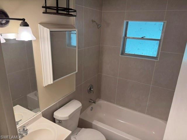 26931 Riverside Dr Property Photo 5