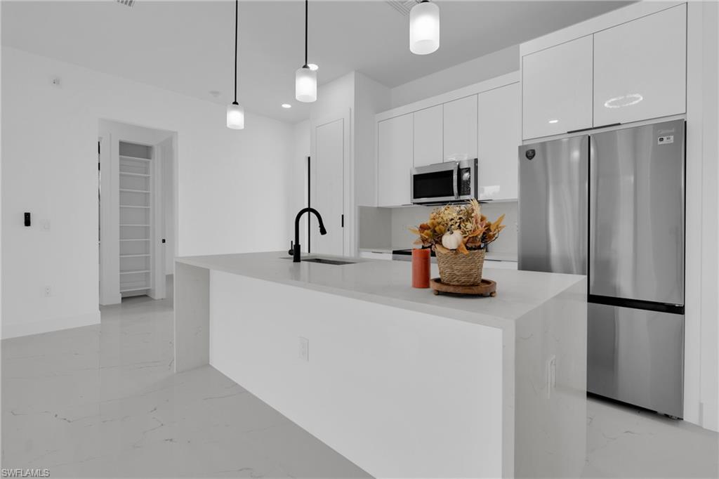3010 55th St W Property Photo 20