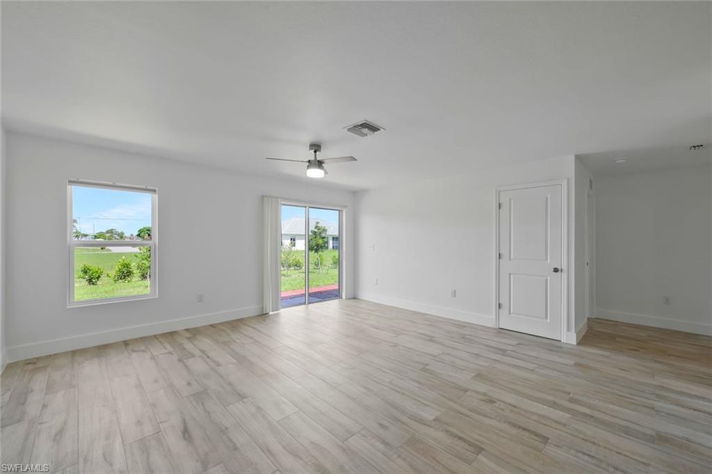 2426 Santabarbara Blvd N Property Photo 4
