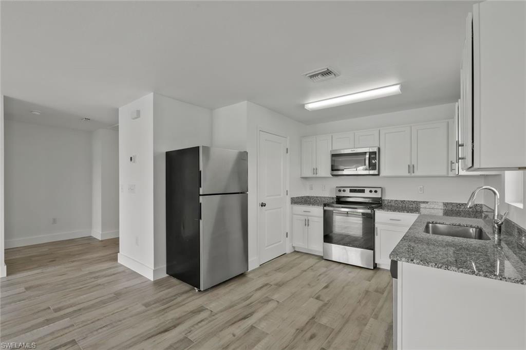 2426 Santabarbara Blvd N Property Photo 8