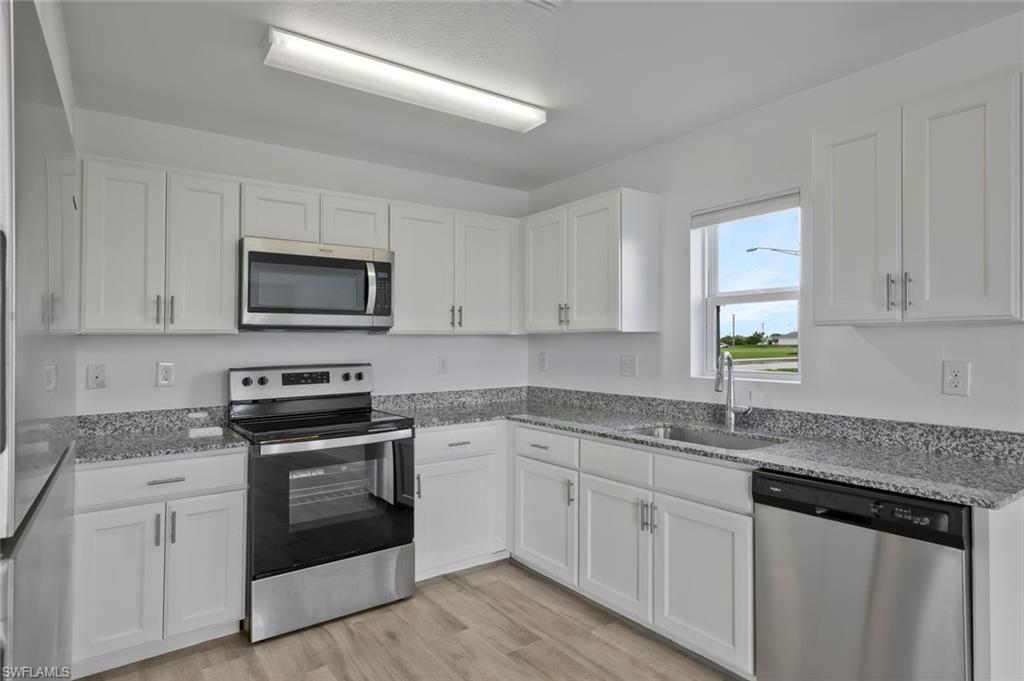 2426 Santabarbara Blvd N Property Photo 9