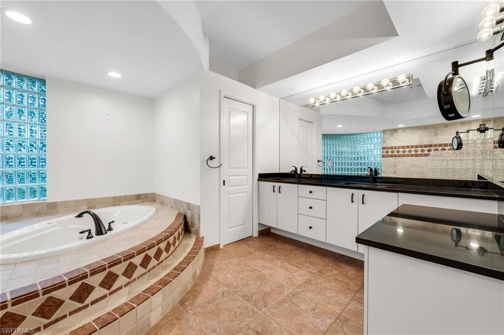 9736 Wilshire Lakes Blvd Property Photo 16
