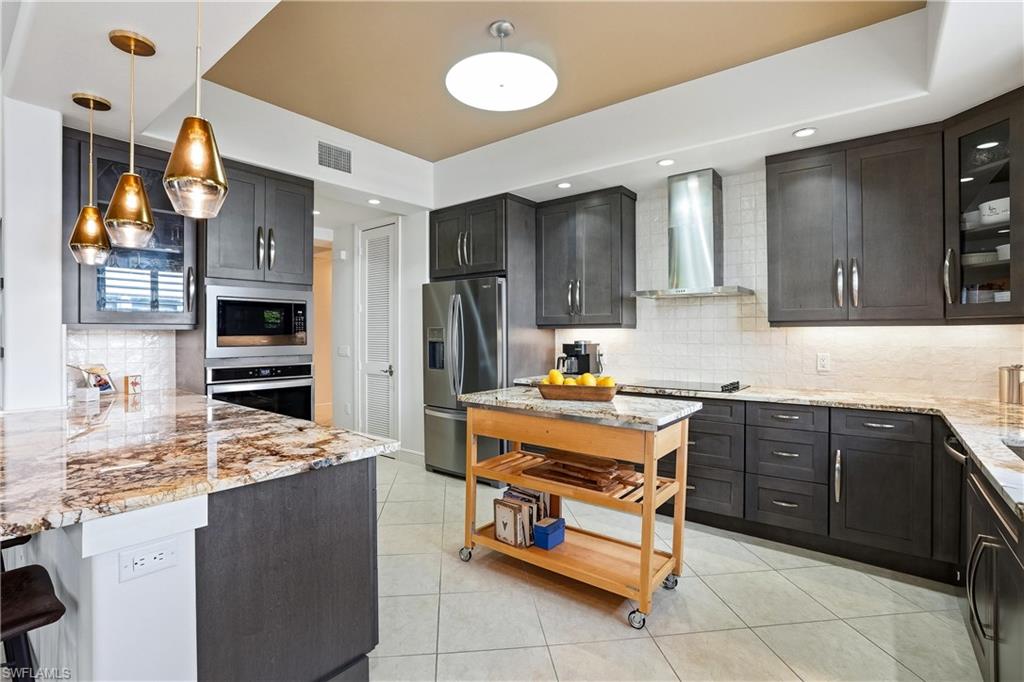 587 Avellino Isles Cir 101 Property Photo 18