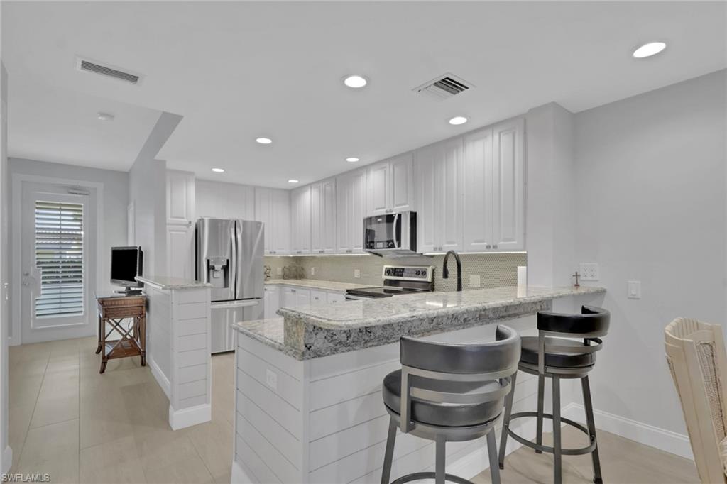 28558 Alessandria Cir Property Photo 6