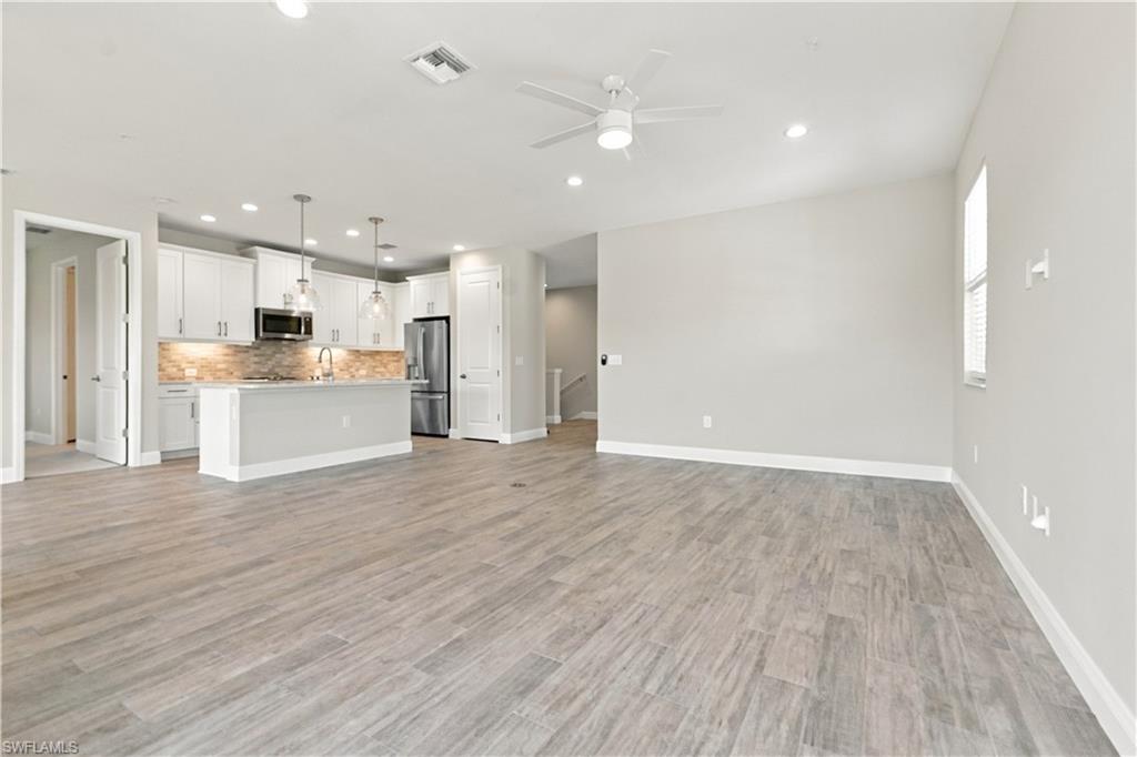 2626 Seychelles Cir 1405 Property Photo 4