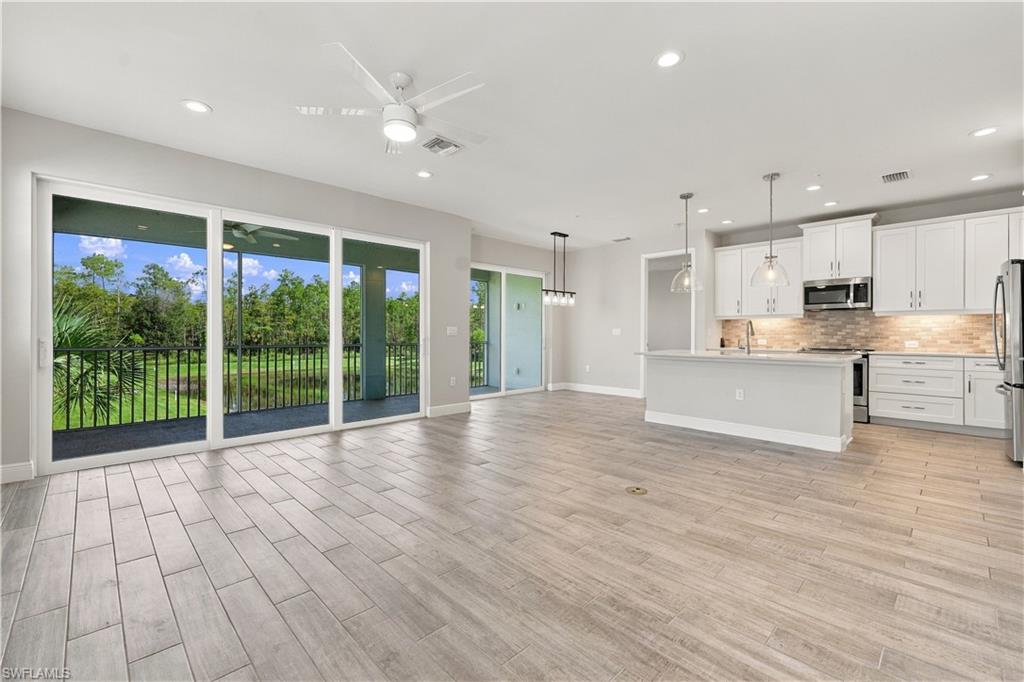 2626 Seychelles Cir 1405 Property Photo 5