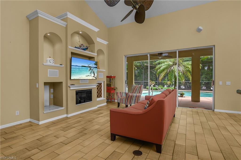 12835 Fox Hollow Cir Property Photo 8