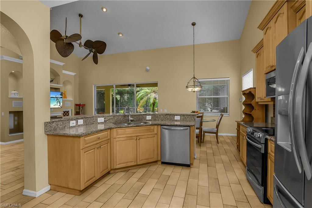 12835 Fox Hollow Cir Property Photo 18