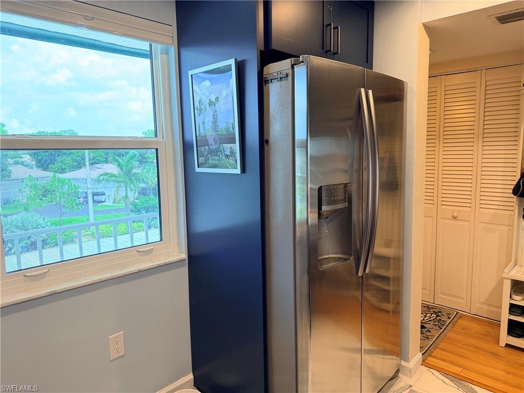 1660 Pine Valley Dr 402 Property Photo 2
