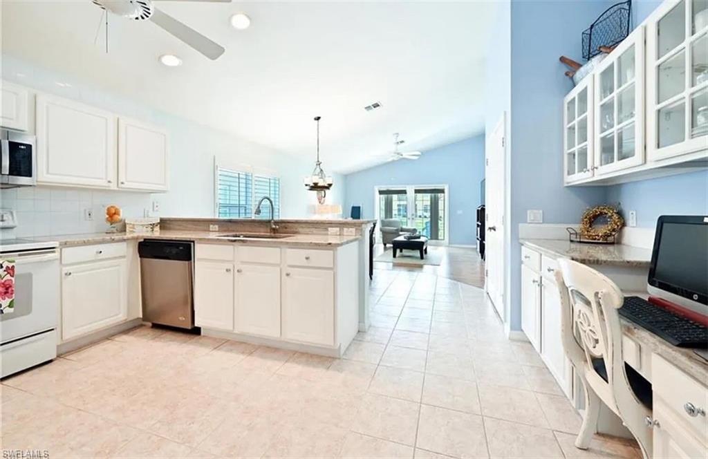 8439 Hollow Brook Cir Property Photo 5