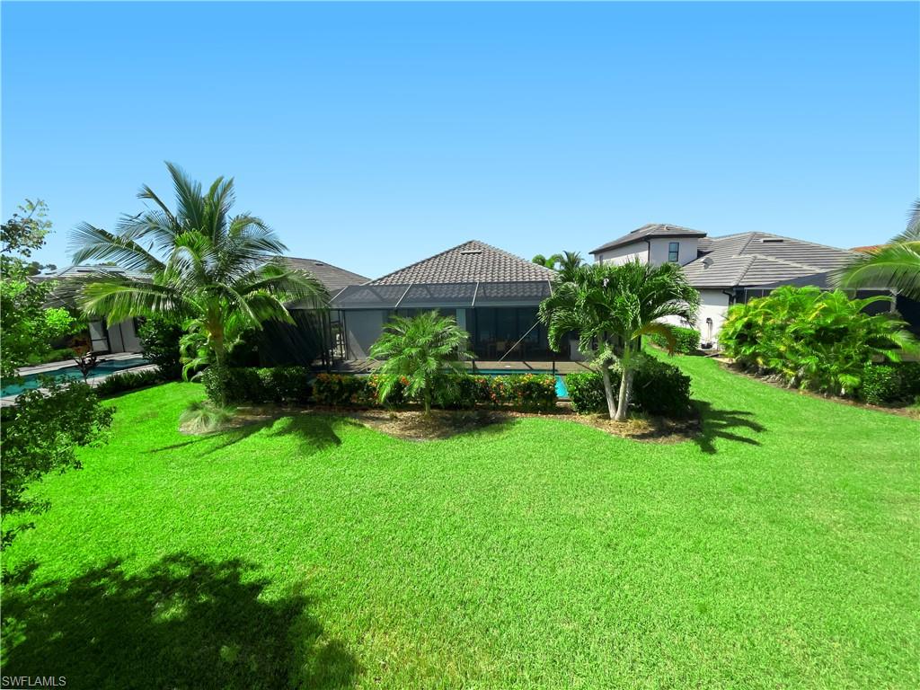 1975 Mustique St Property Photo 2