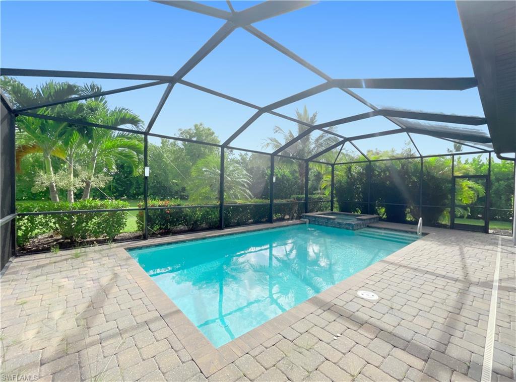 1975 Mustique St Property Photo 4