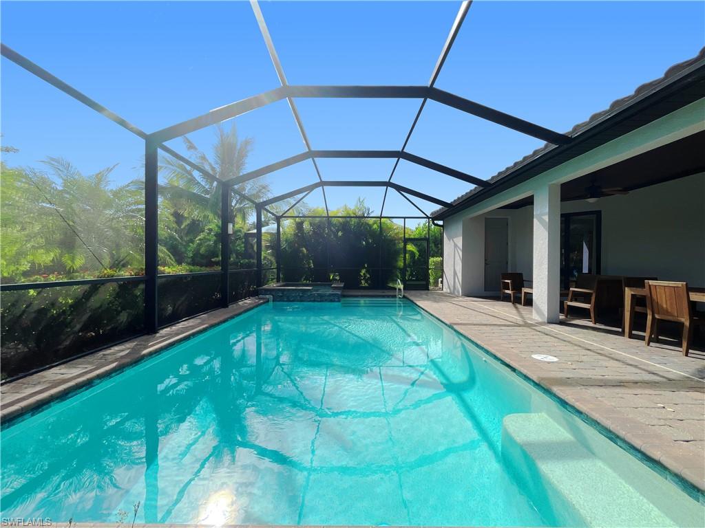 1975 Mustique St Property Photo 5