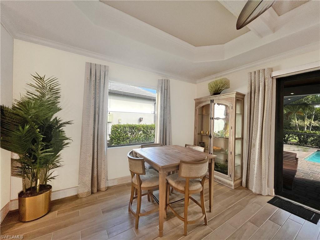1975 Mustique St Property Photo 10