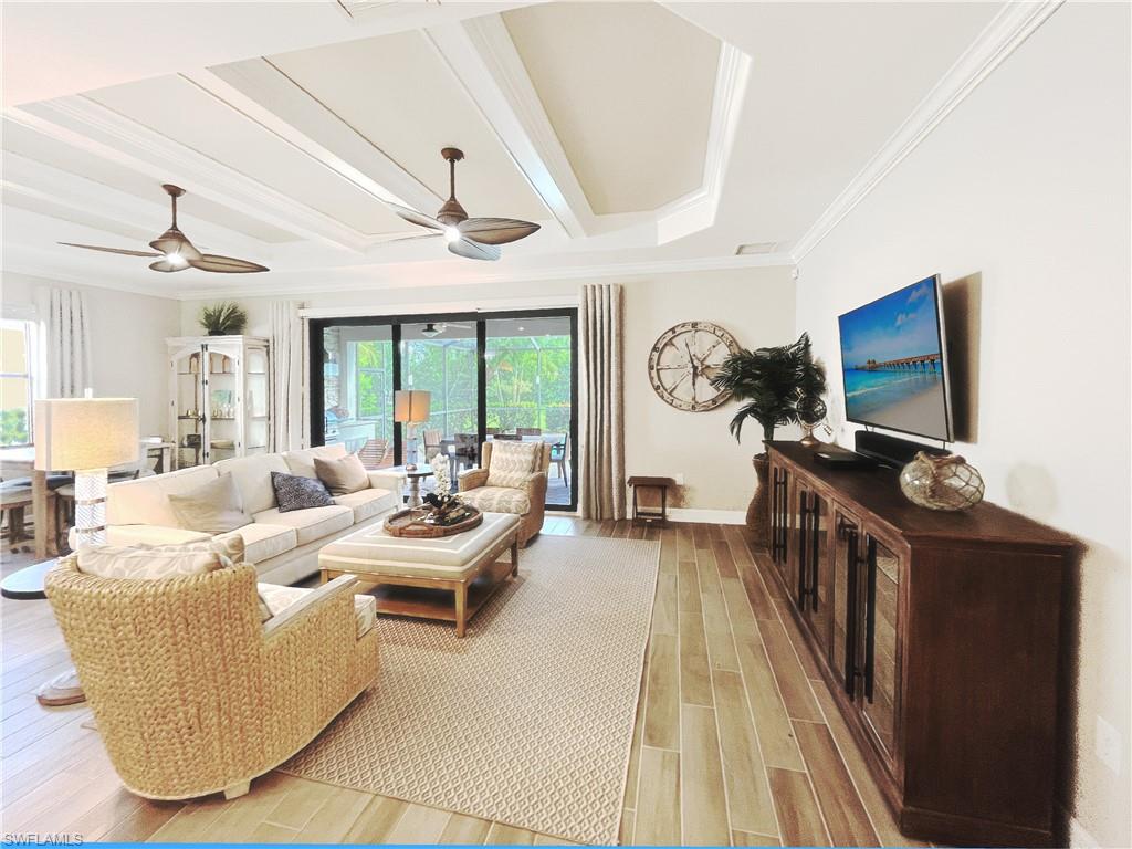 1975 Mustique St Property Photo 15