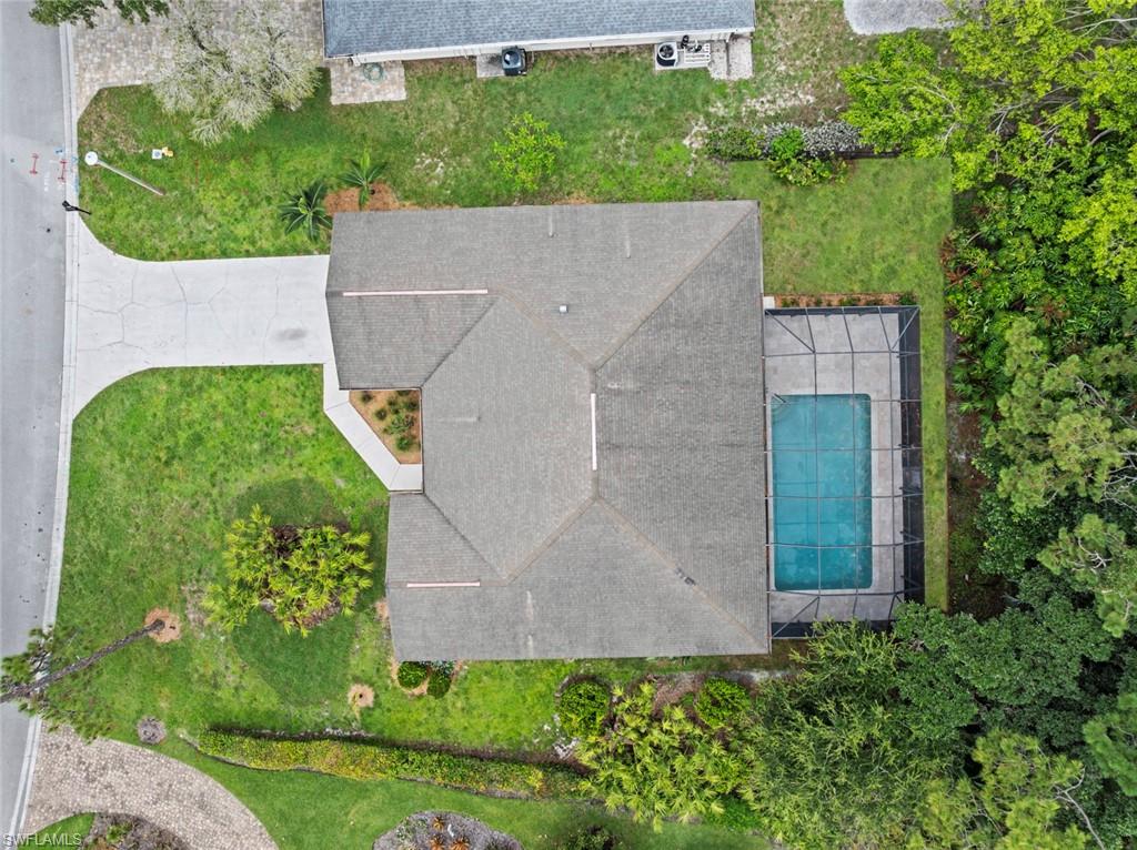 2251 Queens Way E Property Photo 3