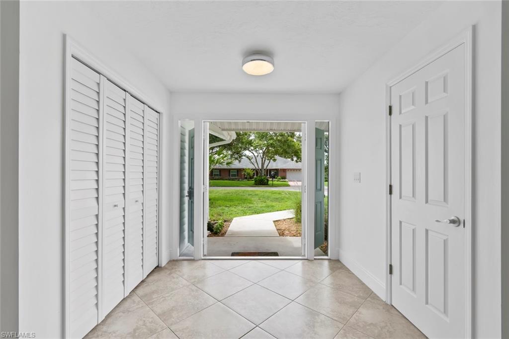 2251 Queens Way E Property Photo 6