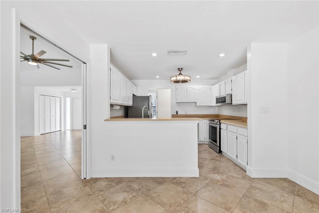 2251 Queens Way E Property Photo 11