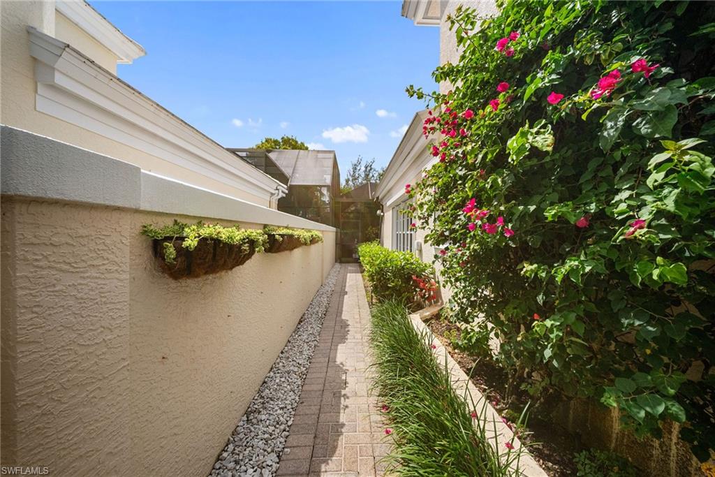 392 Carlton Pl 3 Property Photo 12