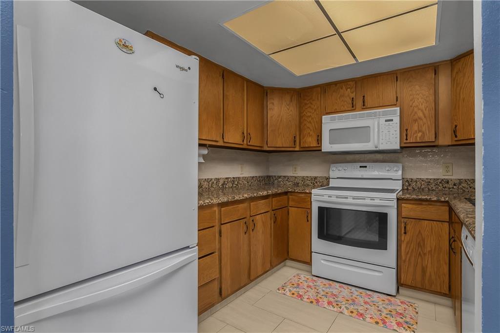 8381 Haven Ln Property Photo 4